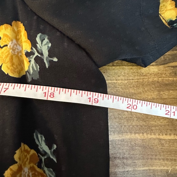 Madewell Floating Florets Floral Wrap Tie Top Sz small - Picture 9 of 10